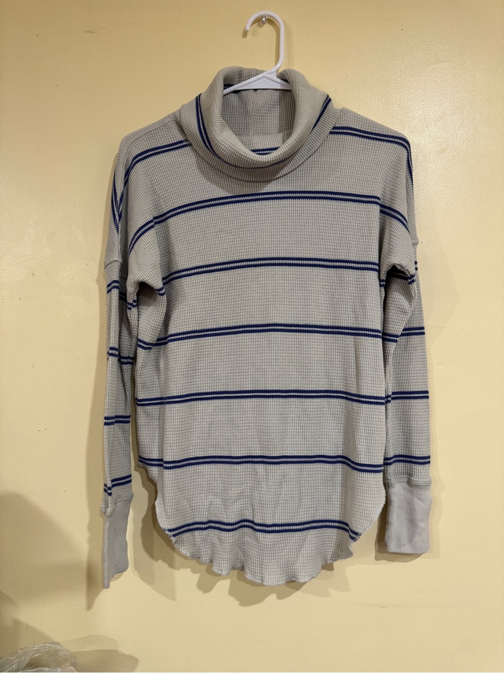 Aritzia Babaton Cowelneck Waffle-Knit Stripe top - Picture 4 of 13